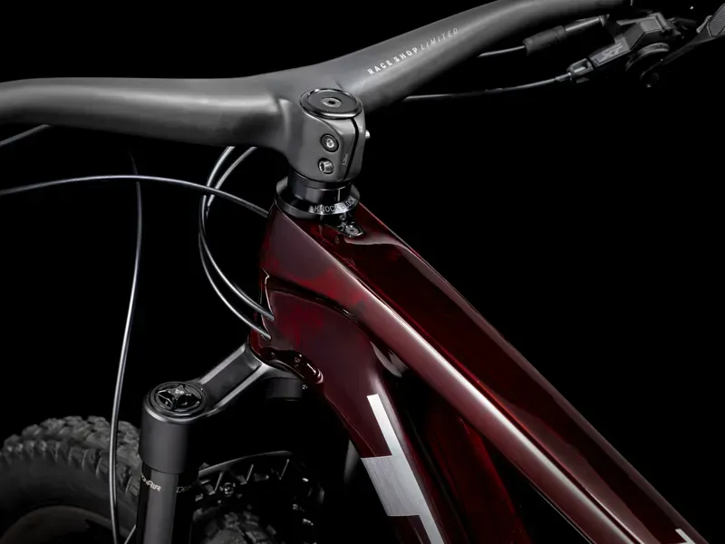 Trek Top Fuel 9.8 XT Gen 3 Full Suspension Mountain Bike 2025 in Carbon Red Smoke-3